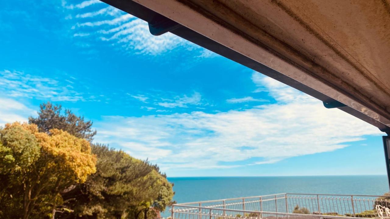 Family Marine Apartment With Sea View Dawlish Eksteriør billede